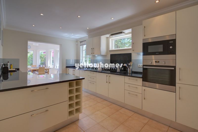 Bela casa de campo numa zona residencial perto de Vilamoura